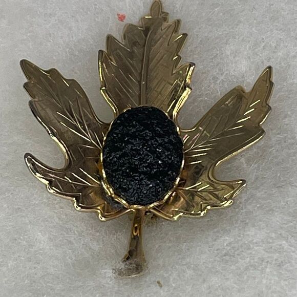 Vintage Maple leaf faux druzy brooch. - Picture 1 of 6